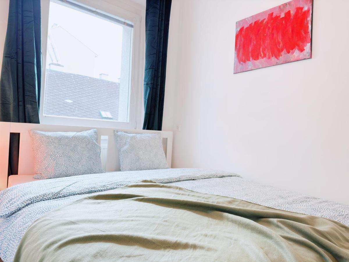 Charming Three Bedrooms Near Station Apartment Wien
