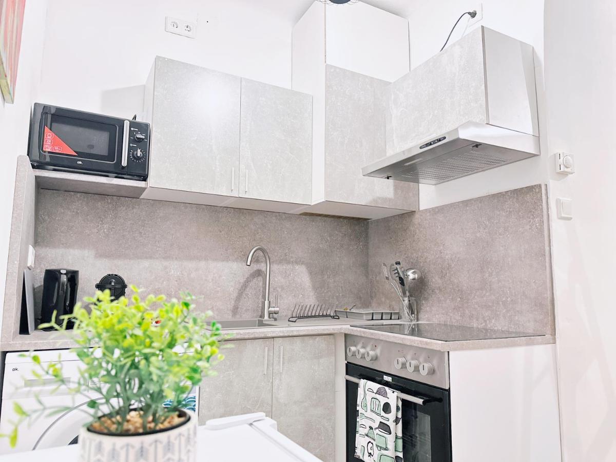 Apartment Charming Three Bedrooms Near Station *